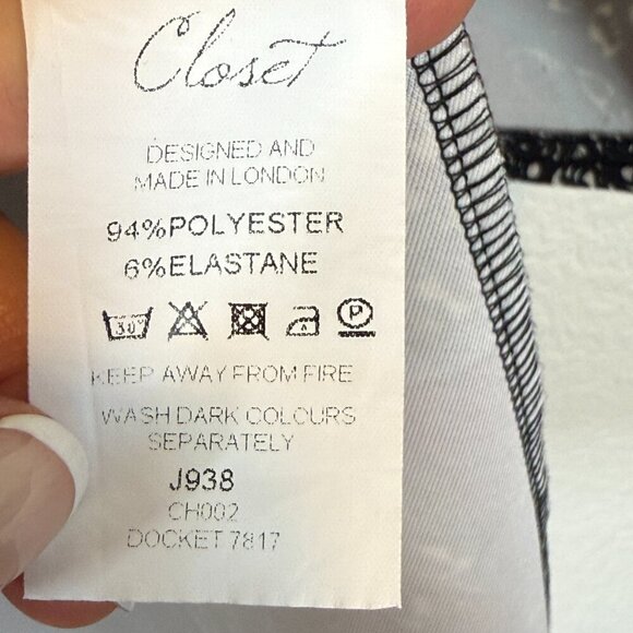 Closet London Fit & Flare Dress Burgundy Black & White Floral Sleeveless Size 4 - Picture 9 of 10